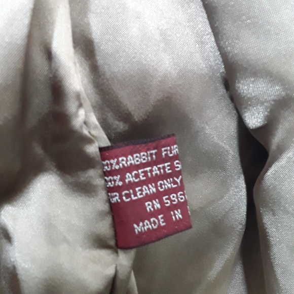 Rabbit fur coat by Chicago Chic medium ( see measurements) EUC w/ zigzag design - Picture 8 of 10